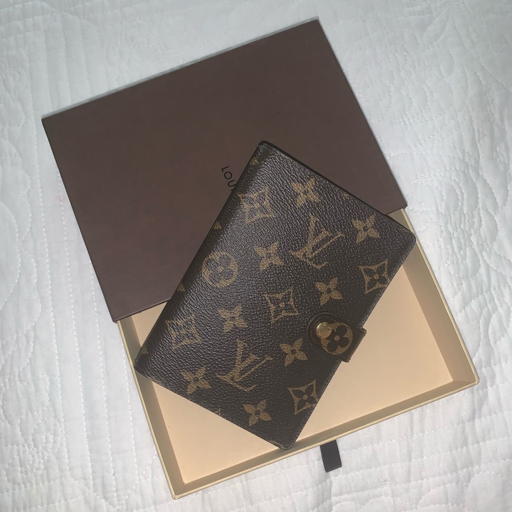 Louis Vuitton agenda